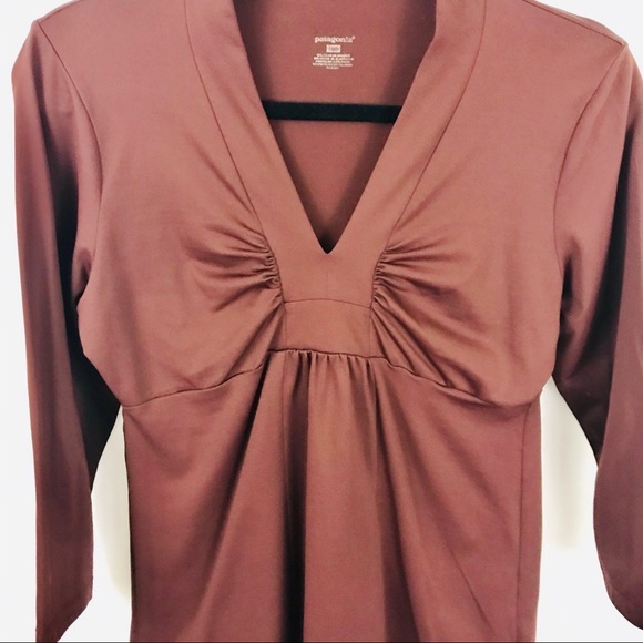 Patagonia Tops - Patagonia Respite Active Wear Moisture Wicking stretchy Ruby brown burgundy sz M